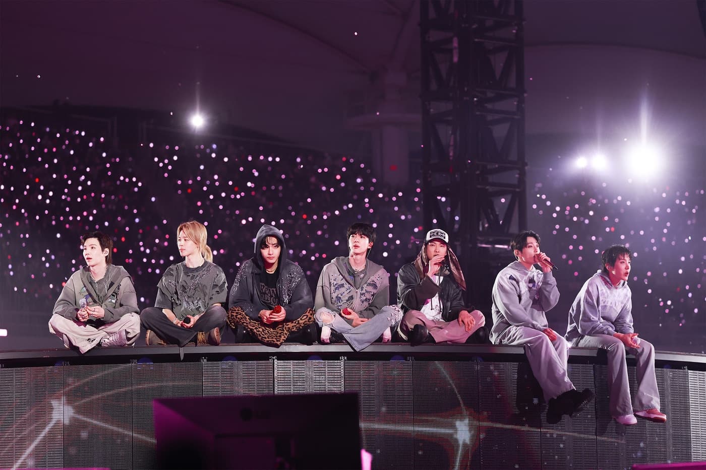 BTS ทุบสถิติไม่หยุด! เผยรายได้ทัวร์คอนเสิร์ตพุ่งทะลุ 3.15 แสนล้านบาท แม้เหลือรอบการแสดงอีกเพียบ