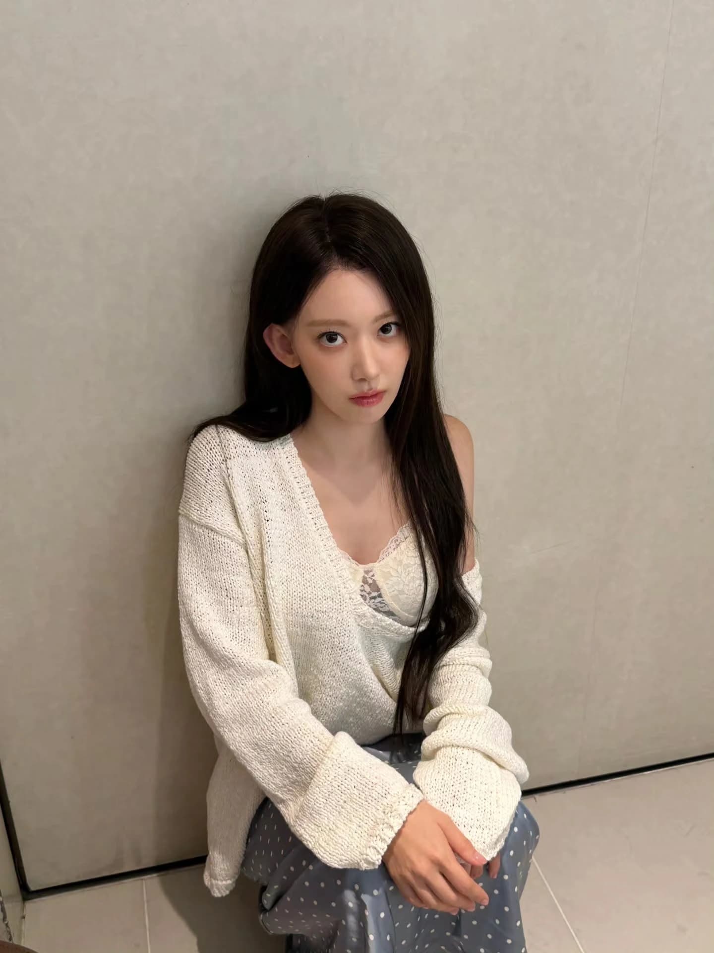 Sakura กลับมาทวงบัลลังก์เจ้าหญิง! อวดลุคใหม่ผมดำยาวสลวย แฟนคลับกรี๊ดลั่นเหมือนร่ายมนตร์