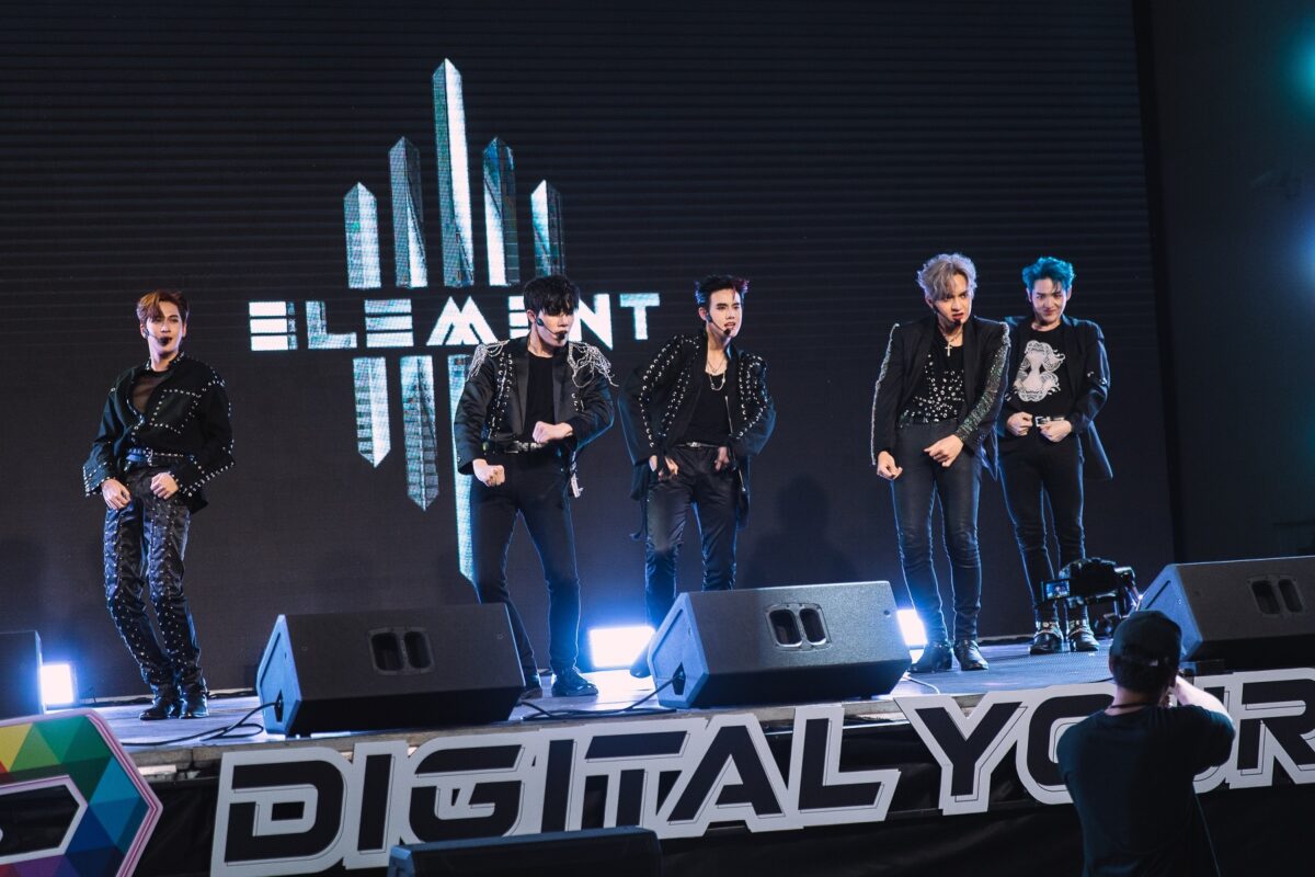 9. ELEMENT Debut Stage